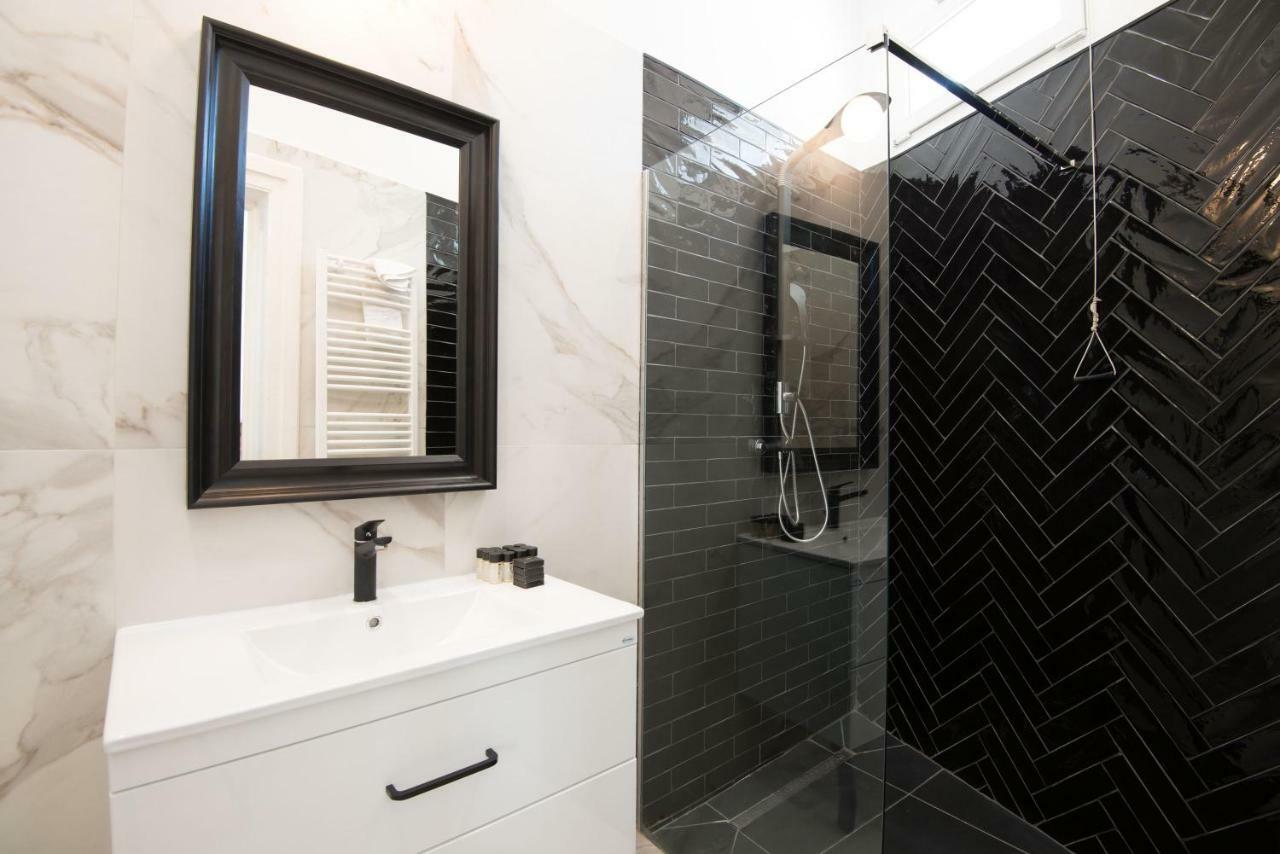 George Enescu Suites บูคาเรสต์ ภายนอก รูปภาพ